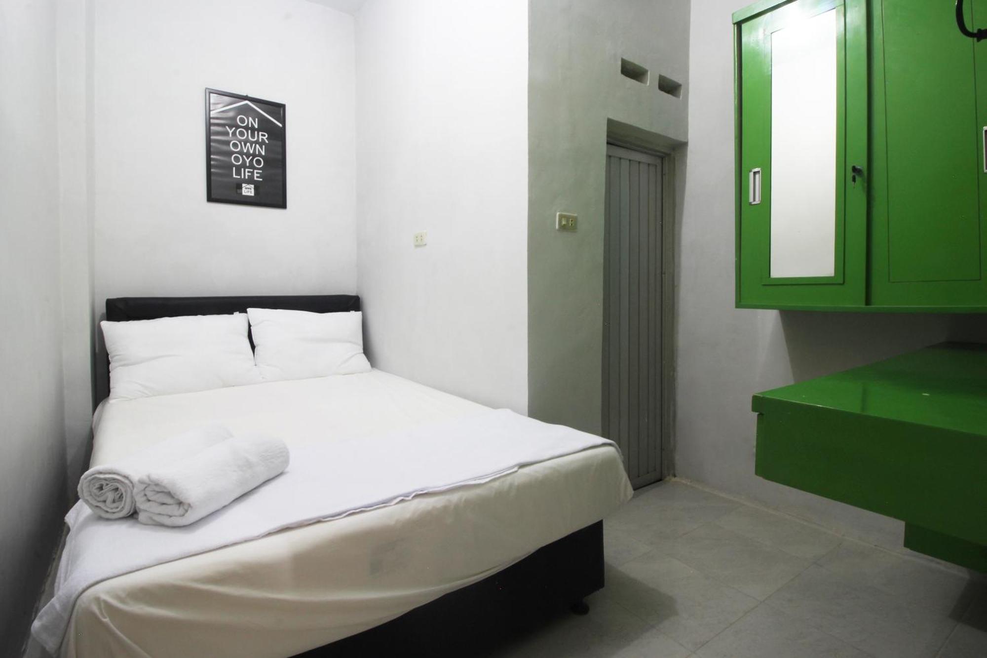 Oyo Life 2273 Pratama Homestay Бандар-Лампунг Екстер'єр фото