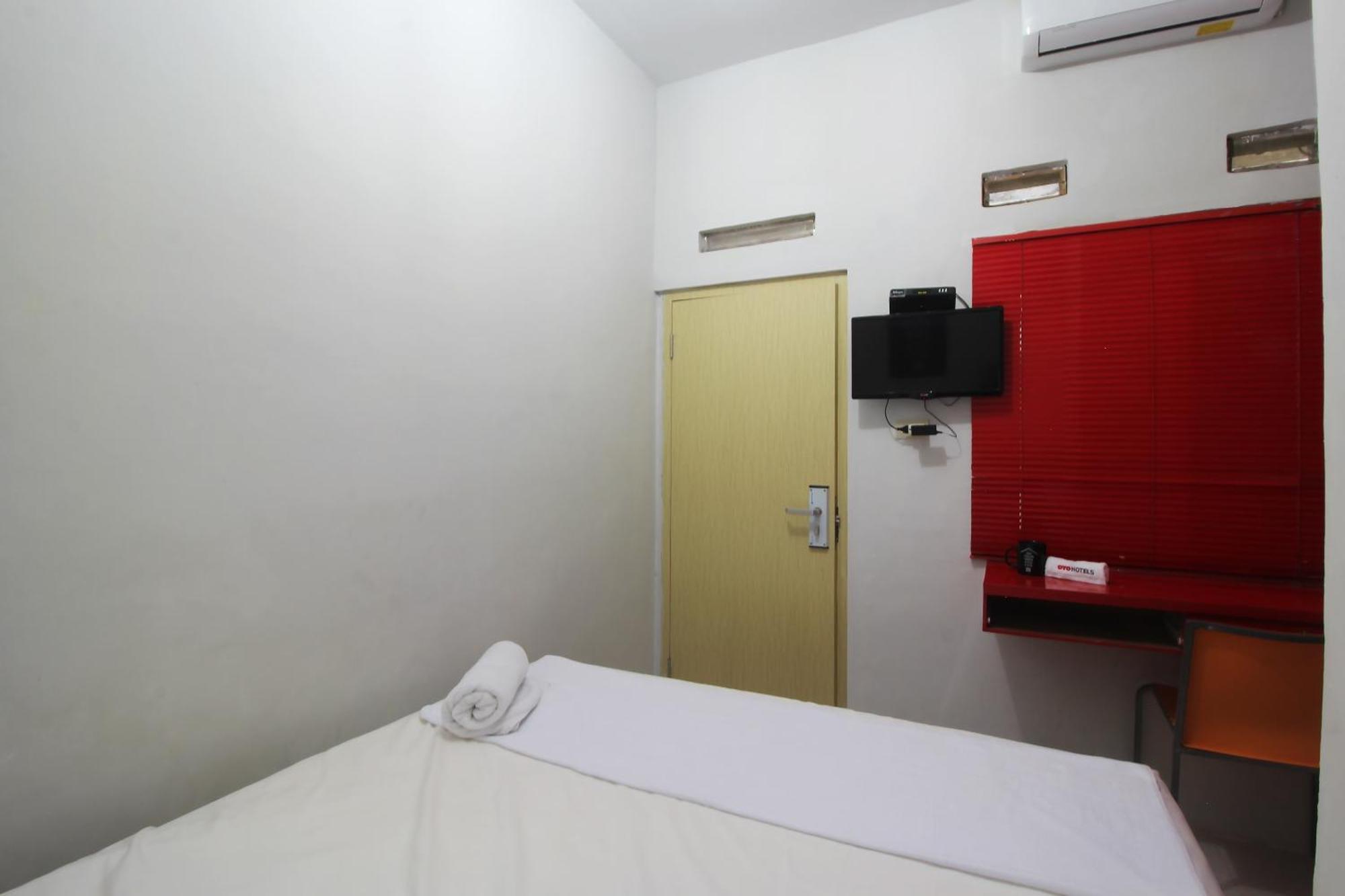 Oyo Life 2273 Pratama Homestay Бандар-Лампунг Екстер'єр фото